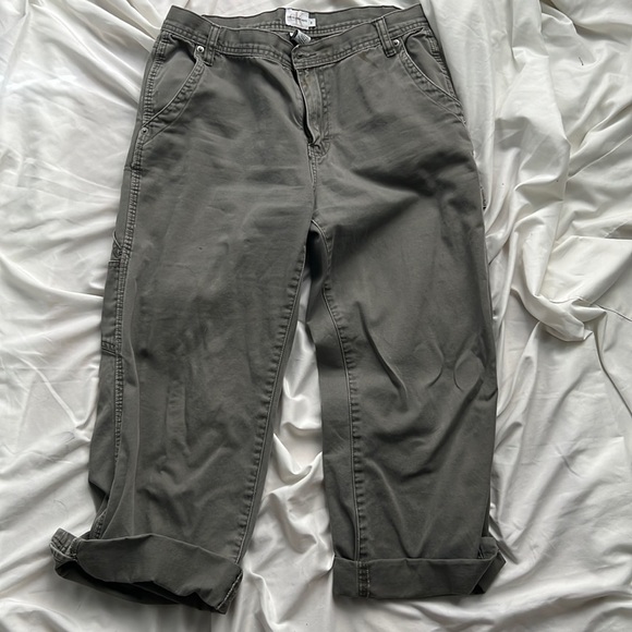 Calvin Klein khaki cargo pants cuffed / cropped sz 8 - Picture 1 of 3
